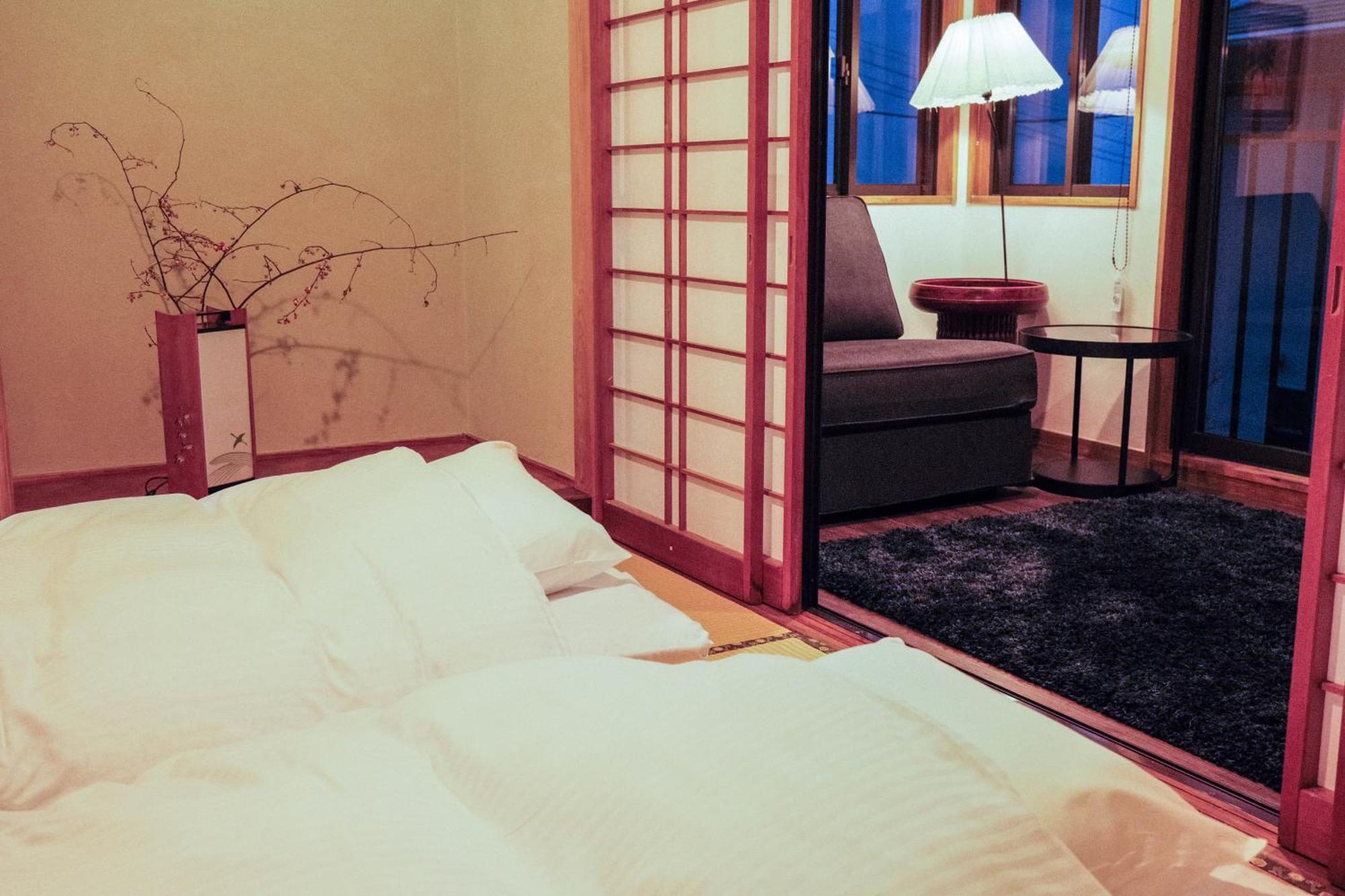 伊豆高原 温泉付別荘 Isana Mountain Villa Futo Екстер'єр фото