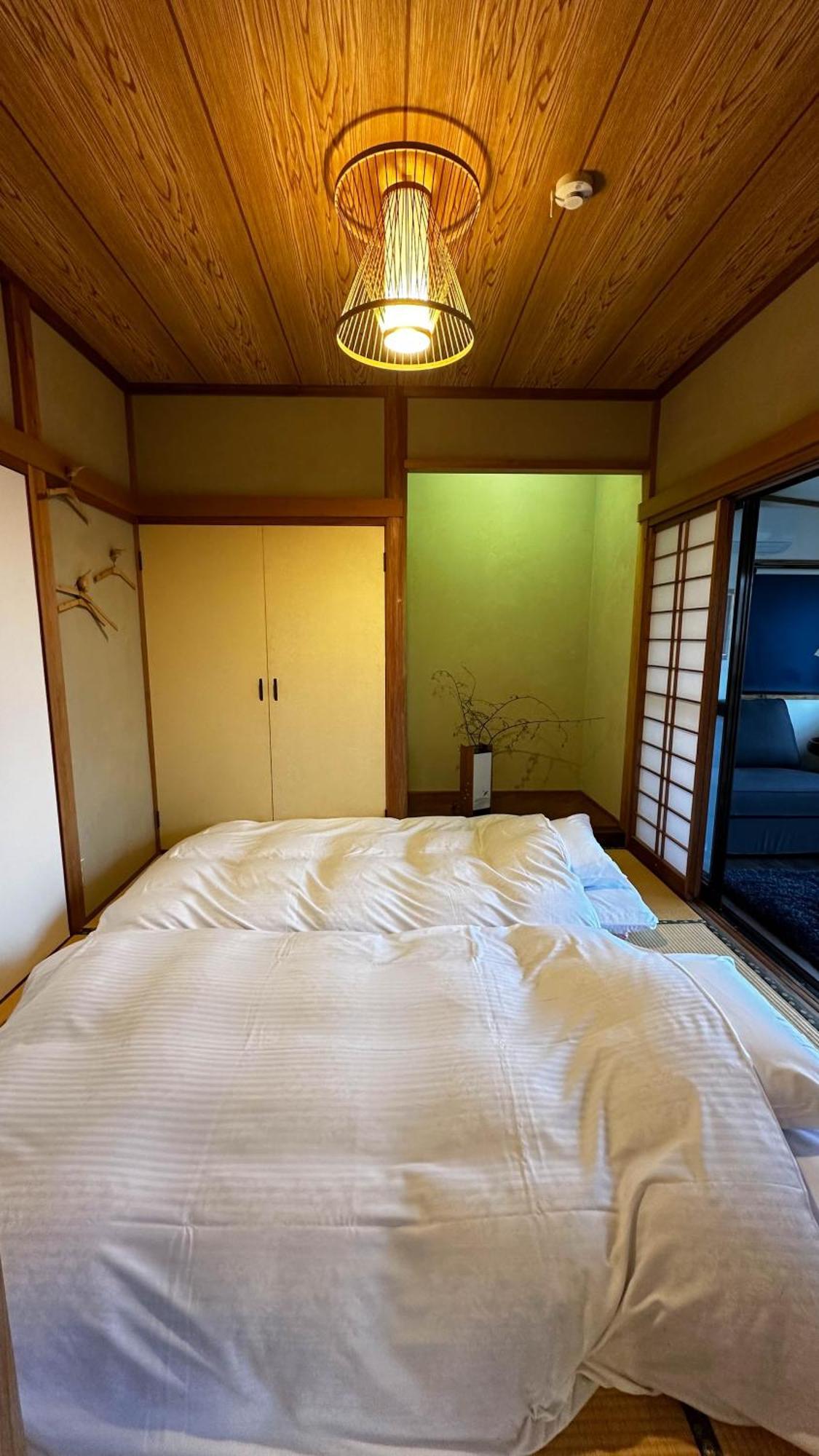 伊豆高原 温泉付別荘 Isana Mountain Villa Futo Екстер'єр фото