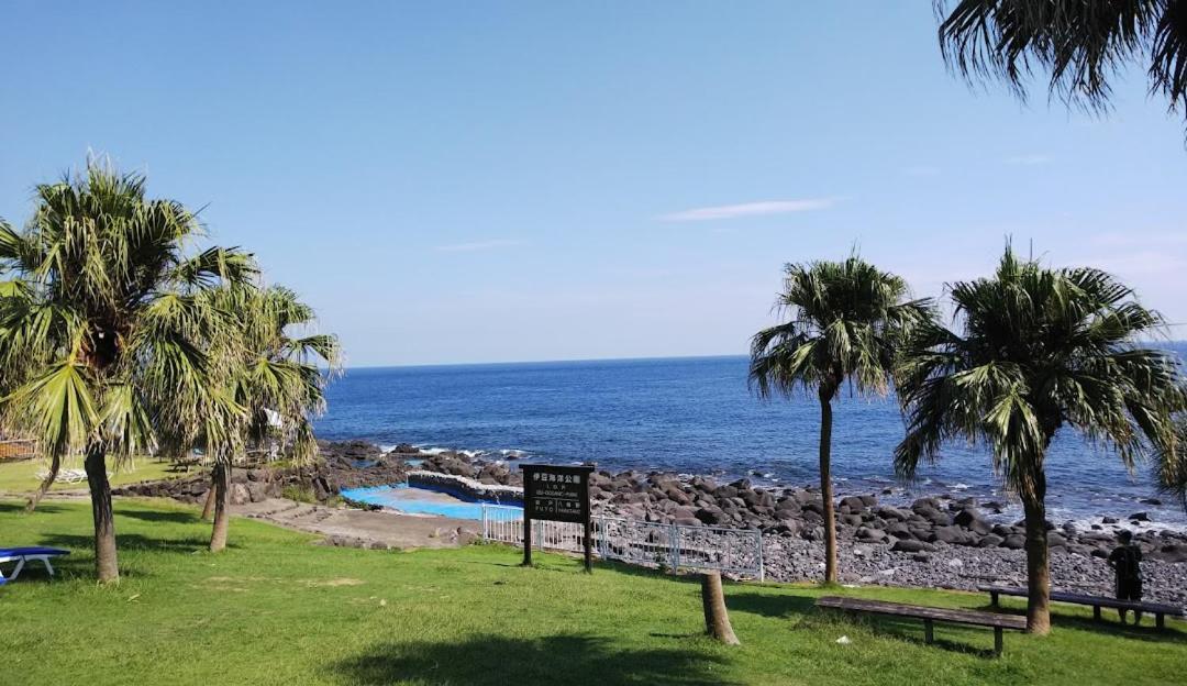 伊豆高原 温泉付別荘 Isana Mountain Villa Futo Екстер'єр фото